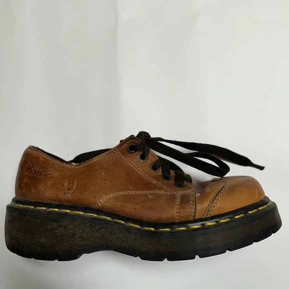 Vintage Dr. Martens Shoes Women’s Brown Leather Oxford with Thick Sole - Picture 5 of 9